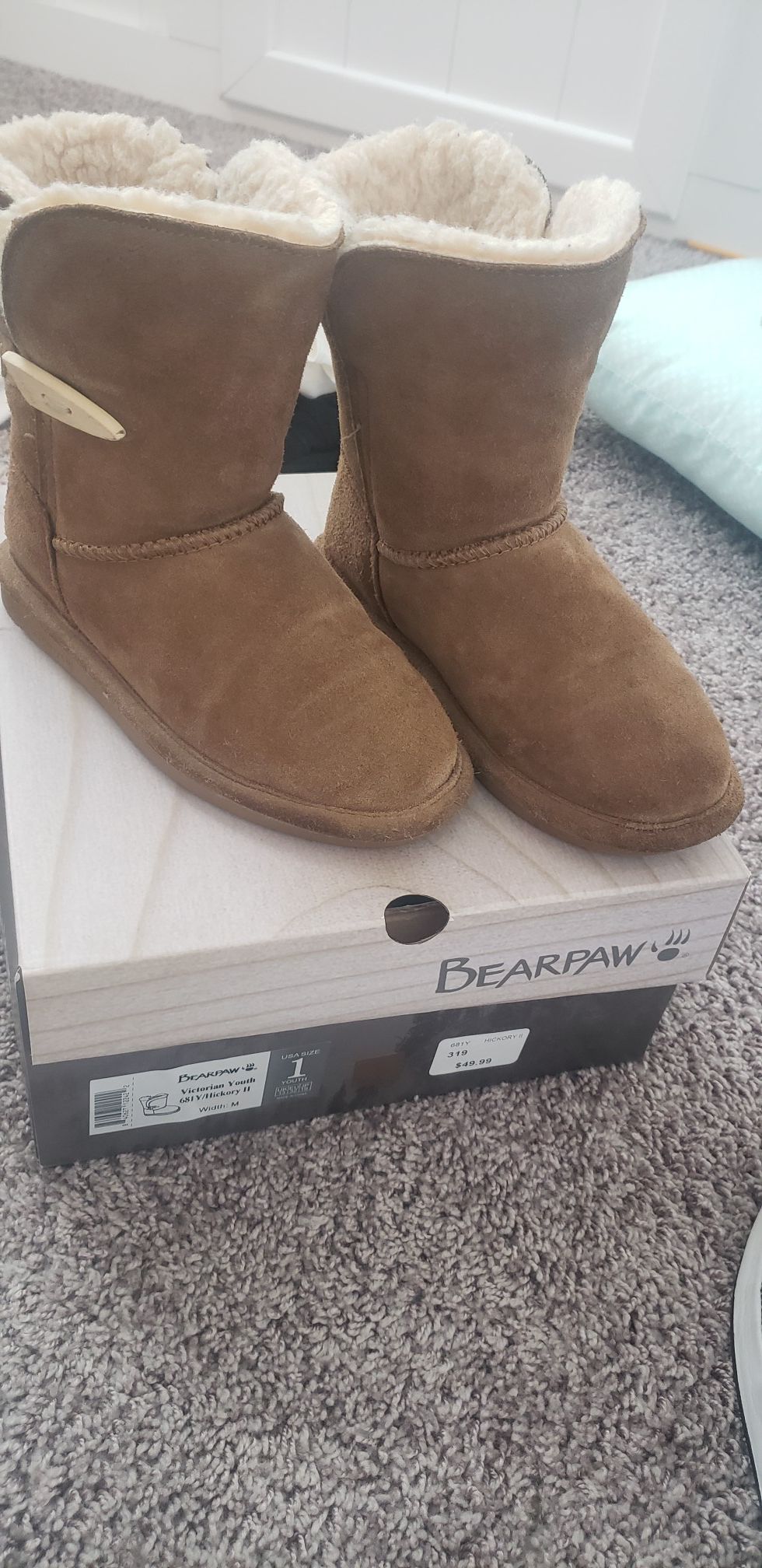 Girls bearpaw boots