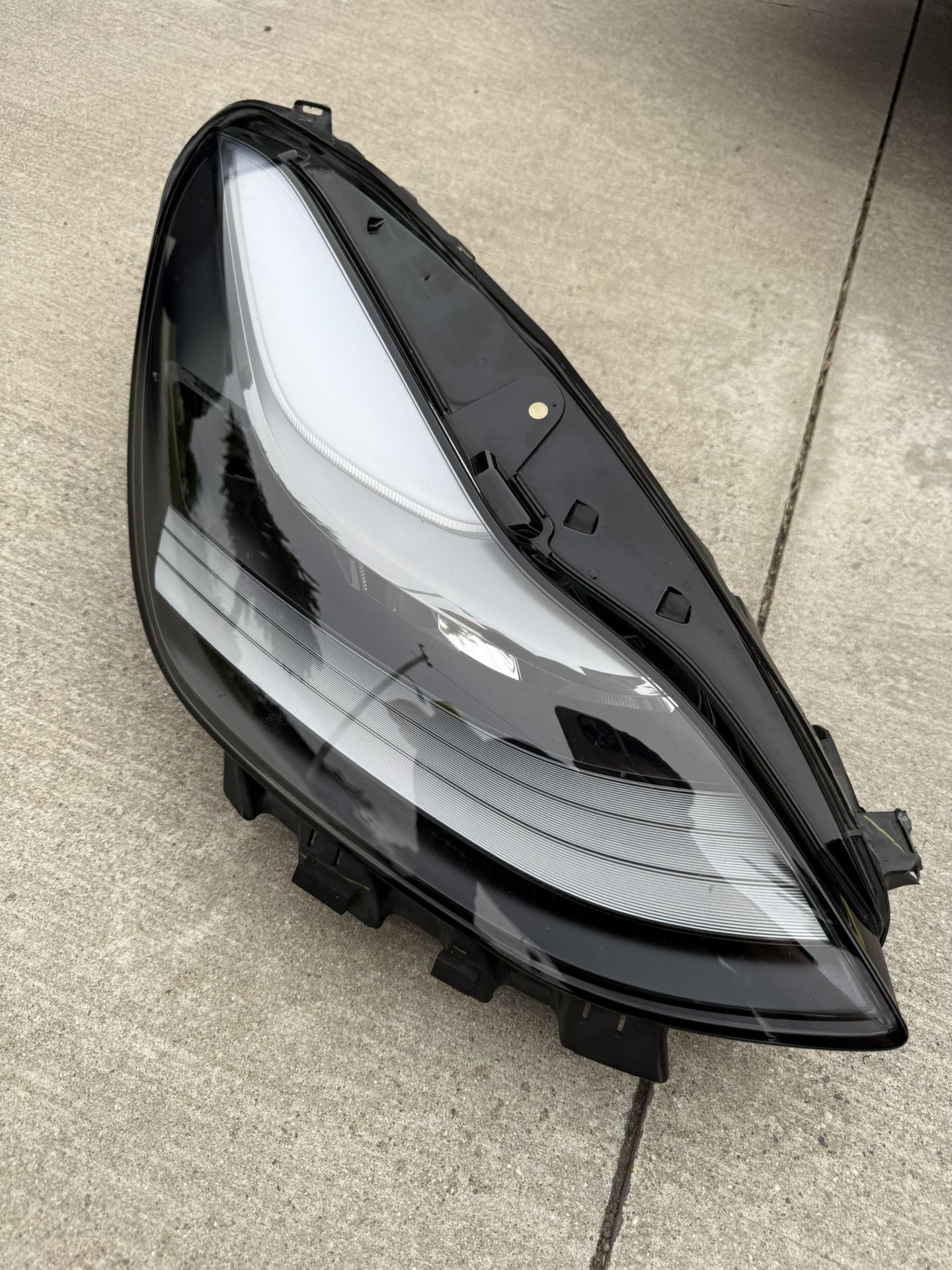 Model 3 / Model Y Headlight 