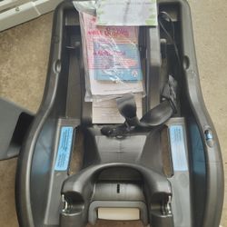 Graco car seat base , like new
