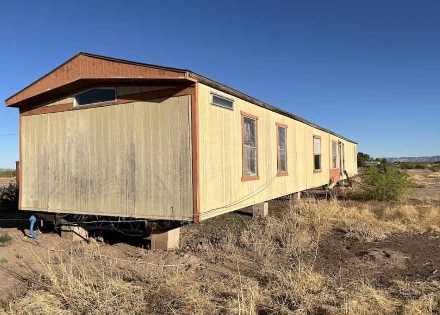 16/80 Single Wide Mobile Home