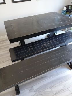 Dining table set