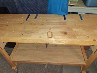 Work Bench with on board vise