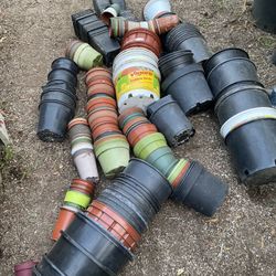 Used Planter Pots, In Good Condition In Different Sizes Check All Pics On The Post All For $20 Pick Up In City Of Whittier 