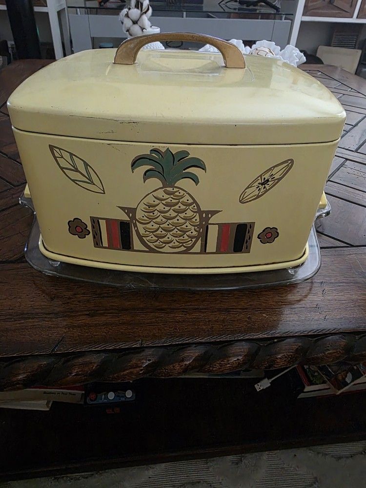 Vintage Pinapple Cake Carrier