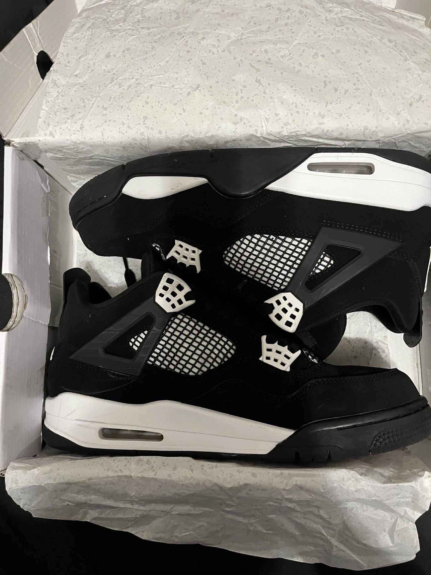 Jordan 4 White Thunder