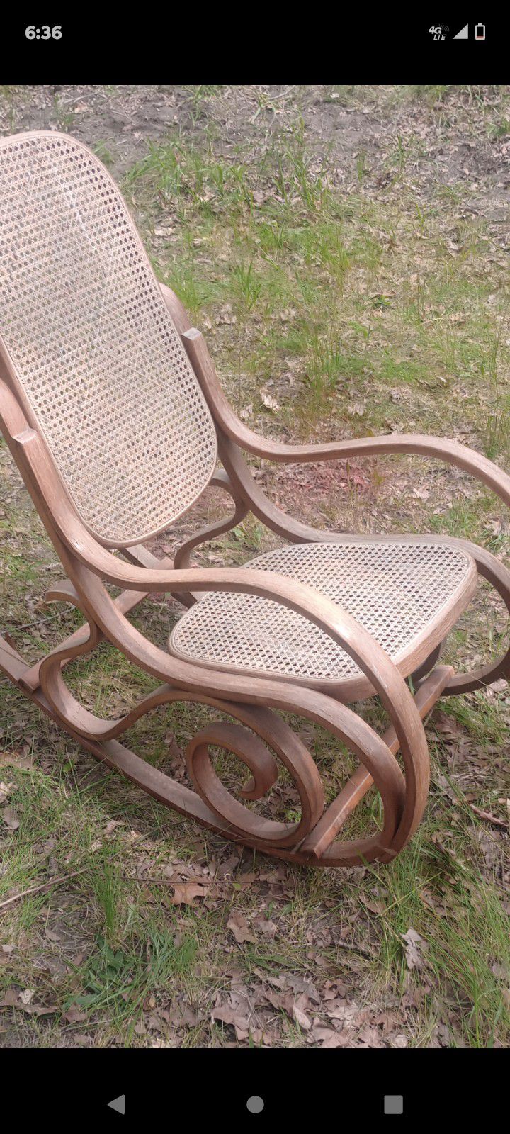 Vintage Wicker Racking Chair 🪑