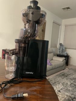 Canoly fruit juicer