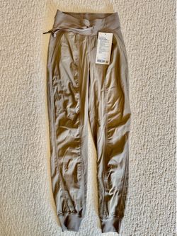 Lululemon Dance Studio Mid Rise Jogger size 0