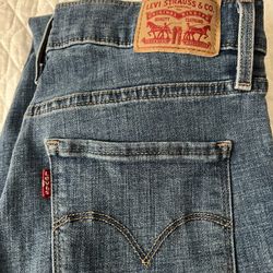 Levi  311 Shaping Skinny Size 27