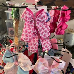 Custom Made Clips/bows 🎀