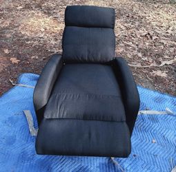 Small recliner 