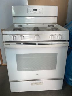 GE 30 in. freestanding gas stove - white
