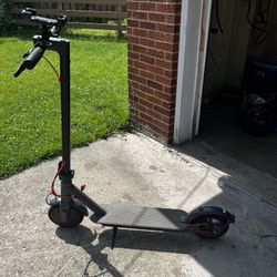 E Scooter With Head Lights Tail Lights 19(mph)