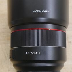   Samyang AF 85mm 1/1.4 EF 0.90M/ 2.95FT  High Speed Lens - -USED. TESTED. IN A GOOD WORKING ORDER. 