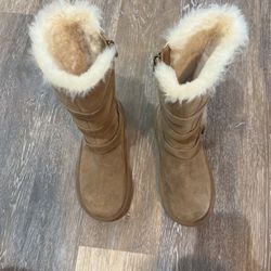 UGG Size 3 Girls Boot