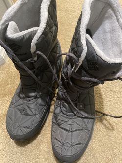 columbia snow boots size 11 women size