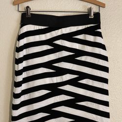 White Black Size XS Knee Skirt 