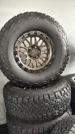 Bendo un set de Rines nuevos con llantas usadas para Toyota Tacoma Chevy Silverado
