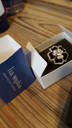 Lia Sophia black flower ring