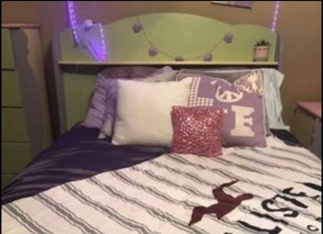 Ashley Dollhouse girls furniture set youth bedroom