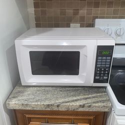 Microwave BEST OFFERS ACCEPTED!!!!
