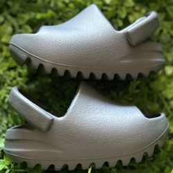 Adidas Yeezy Slide ‘Slate Grey’ (Infants) (Size 7K And 6K)