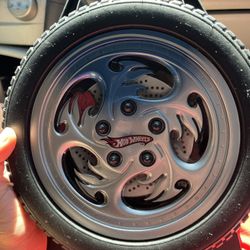 Hot Wheel Holder