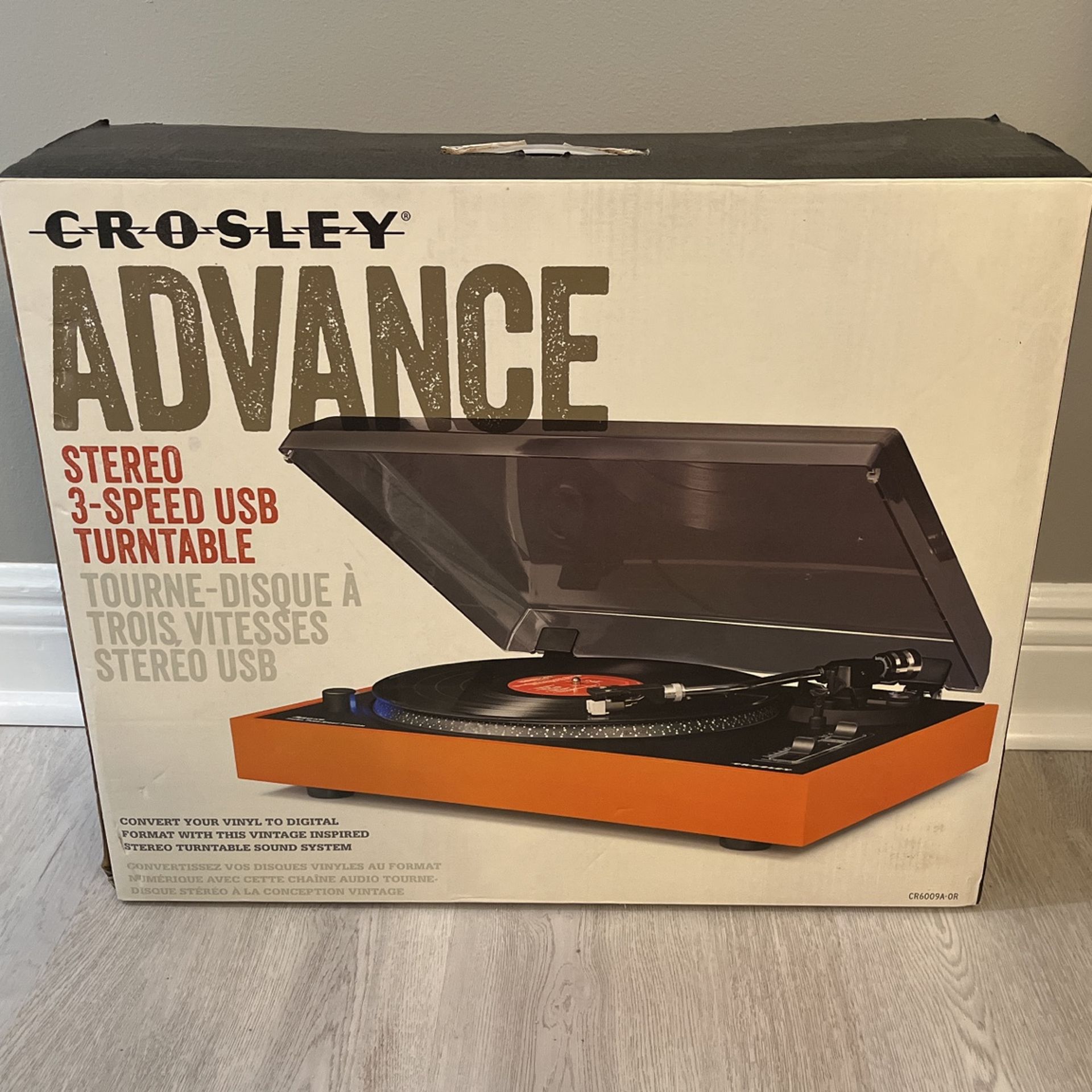 CROSLEY ADVANCE STEREO 3-SPEED USB TURNTABLE