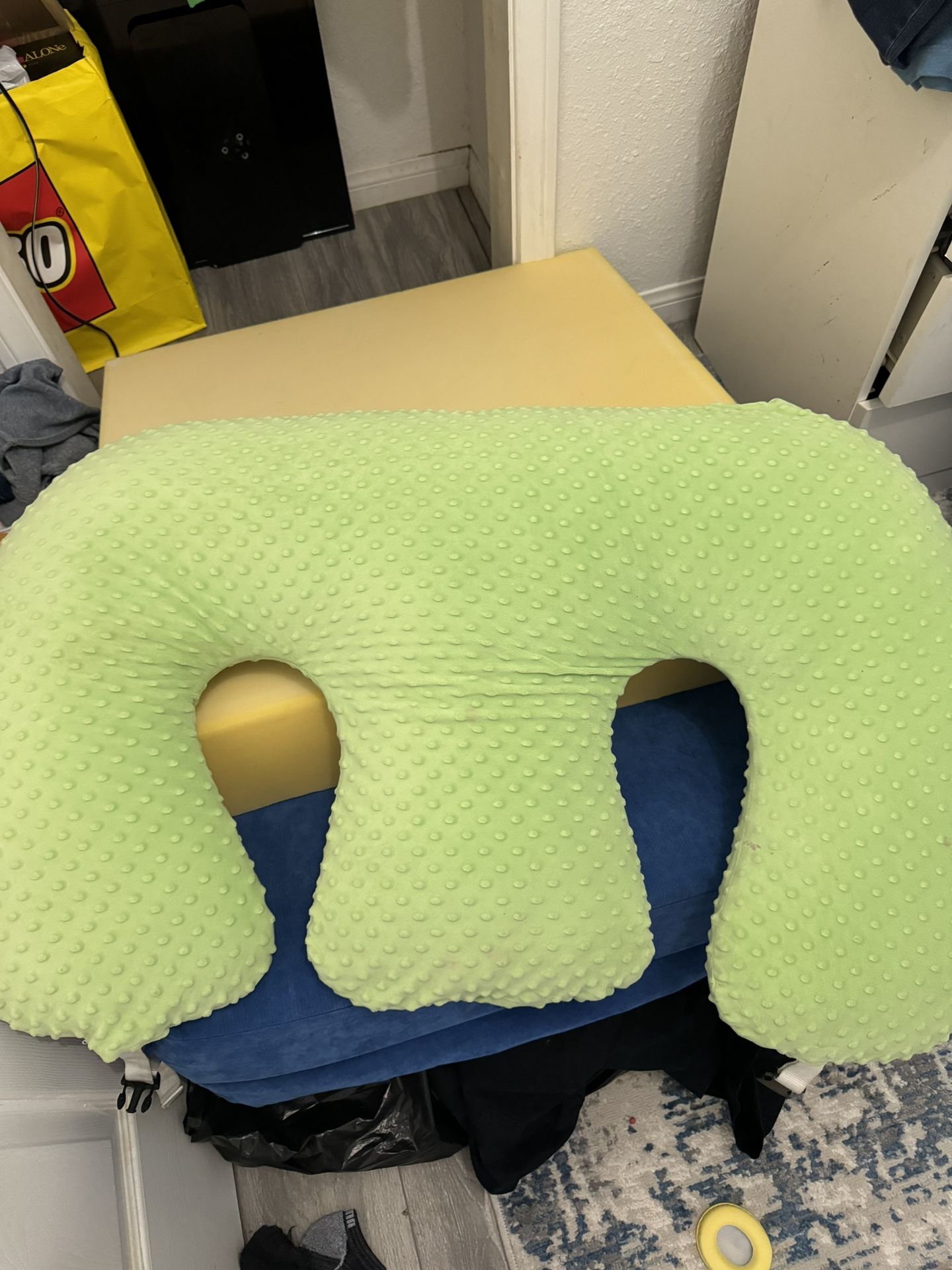 Twin Z Pillow