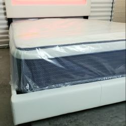 NEW QUEEN PILLOW TOP MATTRESS and BOX SPRING. Bed frame not included 👍