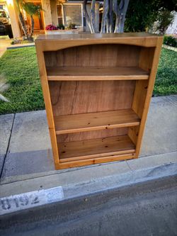 Free bookshelf