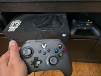 Microsoft Xbox Series S (1TB Carbon Black)