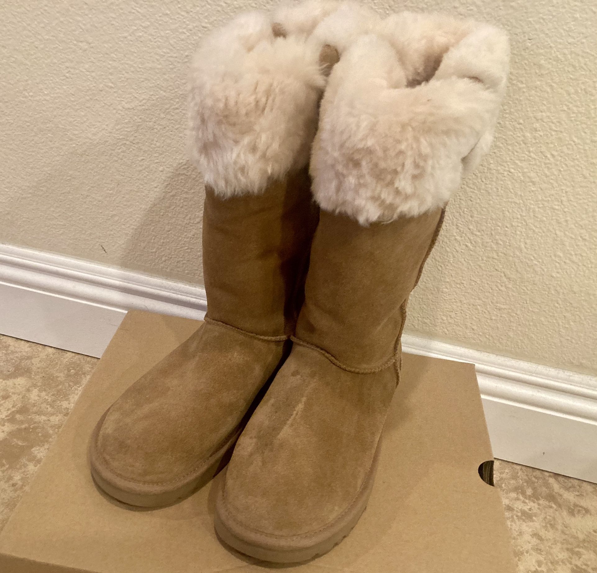 New Ugg Boots Size 8 