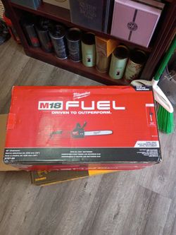 Milwaukee chainsaw missing spade brand new