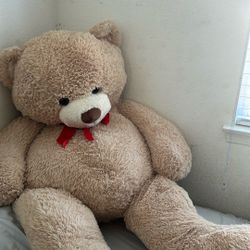 Giant Teddy Bear – 4ft Plush, Like New & Super Soft