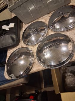 Vintage  Buick  1937  Center Caps