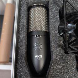 AKG P420
