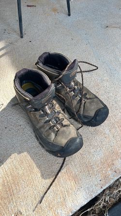 Men’s waterproof hiking boots
