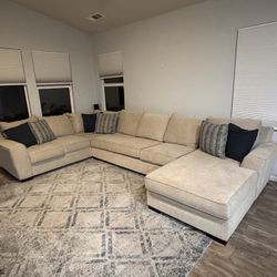 Living Spaces Delano Pearl 3 Piece Sectional Sofa