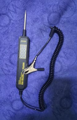 digital voltmeter