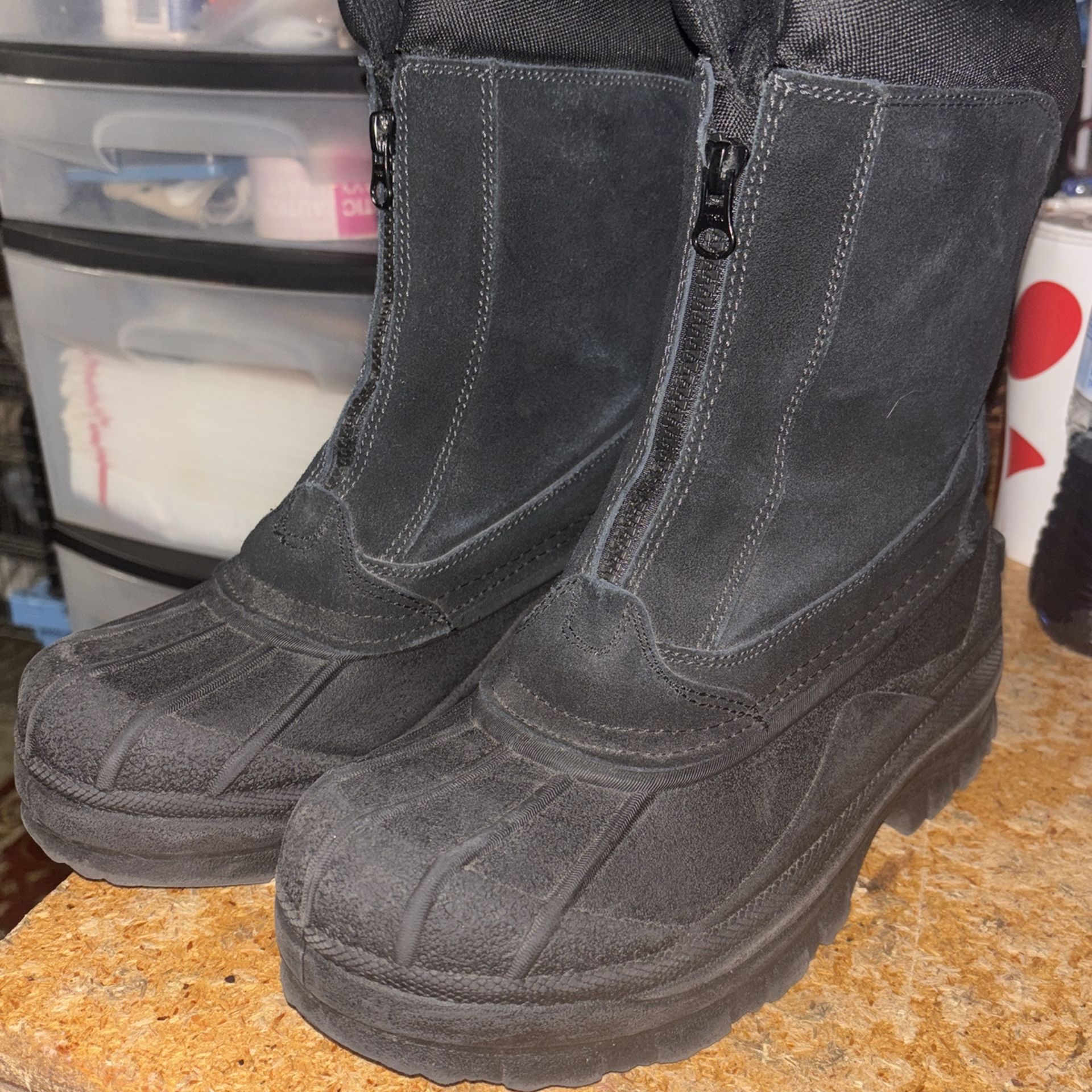 Snow Boots Size 8 Boys/womens