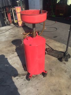 Oil drainer