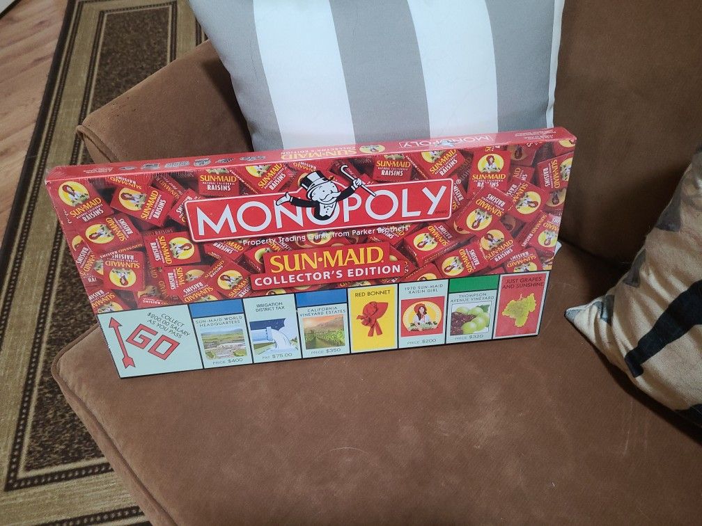 Collectors Edition Unwrapped Monopoly 