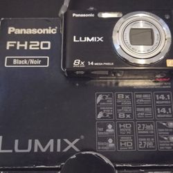Panasonic LUMIX DMC-FH20 14.1MP Digital Point and Shoot Camera - Black