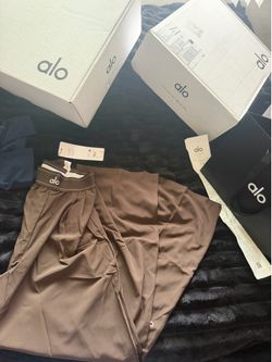 Alo womans pants