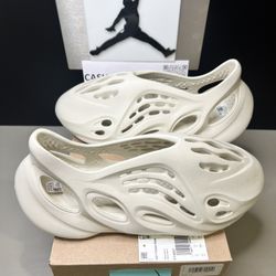 adidas Yeezy Foam RNNR Sand Sizes 12 Or 10 Men Brand New Meet Ups at Durango Casino 🎰 