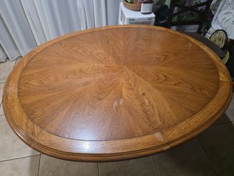Table & Chairs Lot Of Four $100 Or Make Best Offer