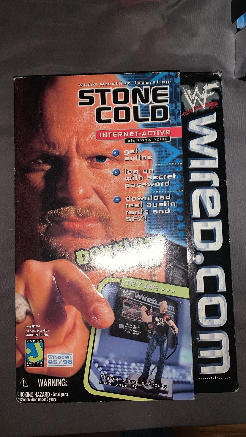 1999 WWF WIRED JAKKS PACIFIC STONE COLD FIGURE