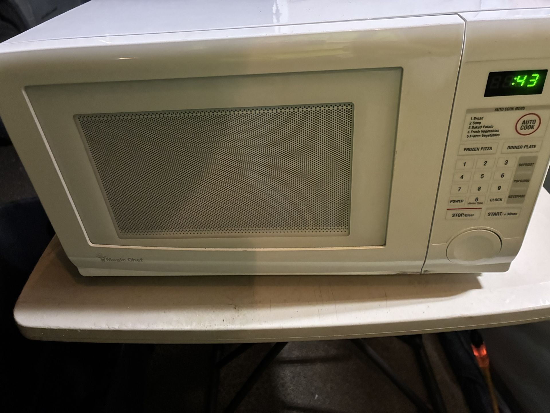 Microwave By Magic Chef 