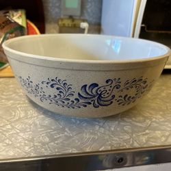 Vintage Pyrex Mixing Bowl 